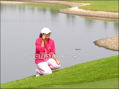 尚林艳在比赛中(摄影:golftime·老高)
